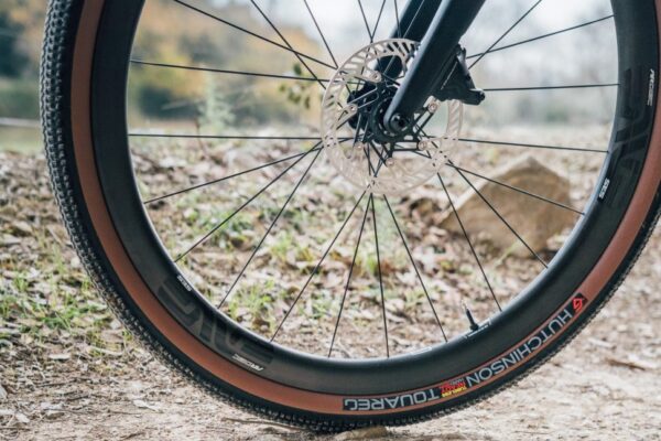 Hutchison 25 Overide Tan 700x45 TLR